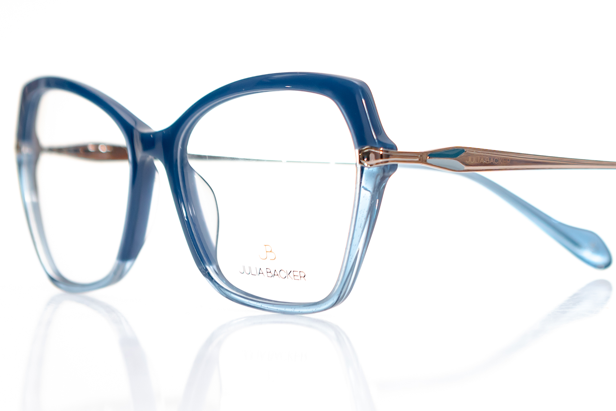 Julia Backer – Spectacle World Optometrist – Goodwood